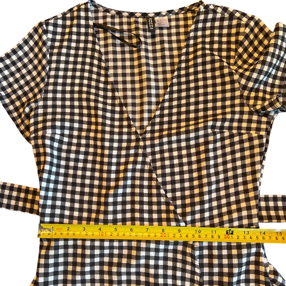 H&M Divided black and white plaid check wrap style dress - Picture 11 of 13